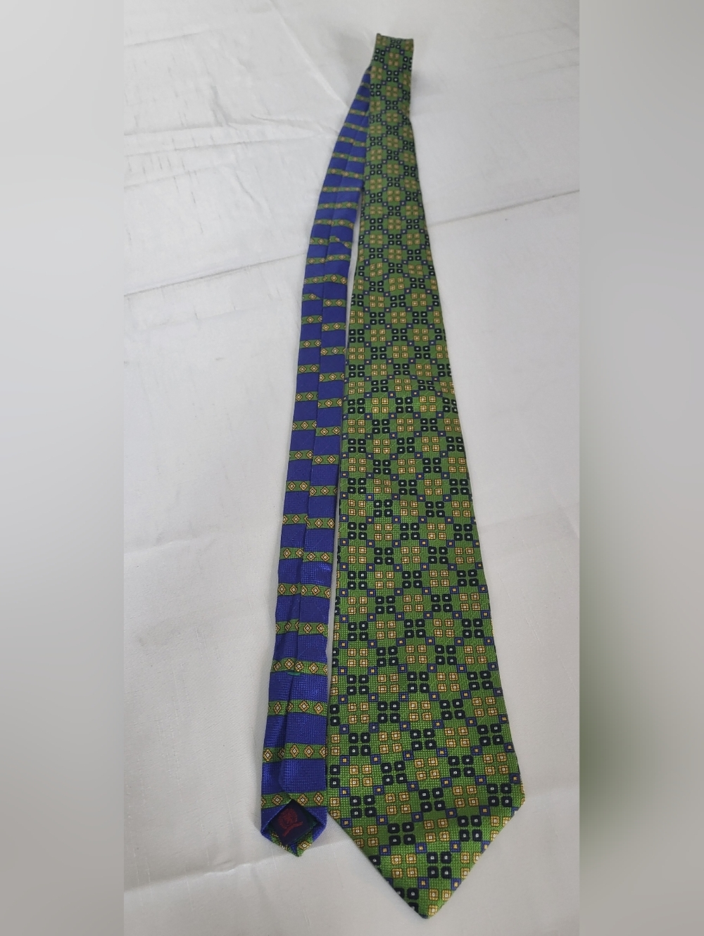 Tommy Hilfiger Green & Blue Geometric Pattern Men's Tie
